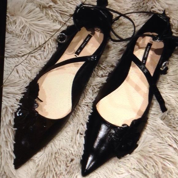 ZARA LEATHER FLATS WITH FLOWERS /ANKLE STRAPS NEW - Picture 3 of 5